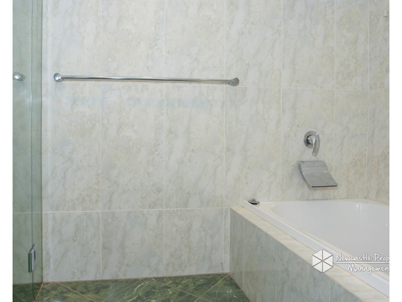 48 Ian Street, Eleebana NSW 2282