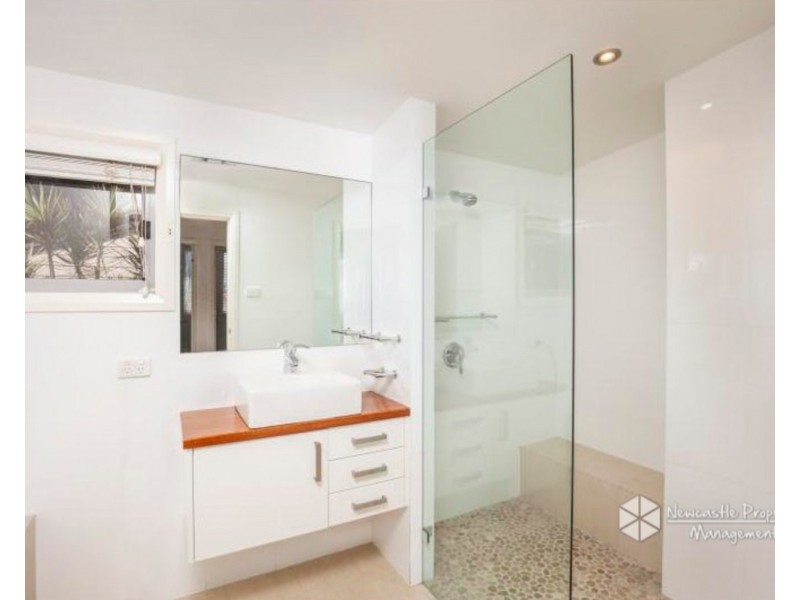 2 Edith Street, Marks Point NSW 2280