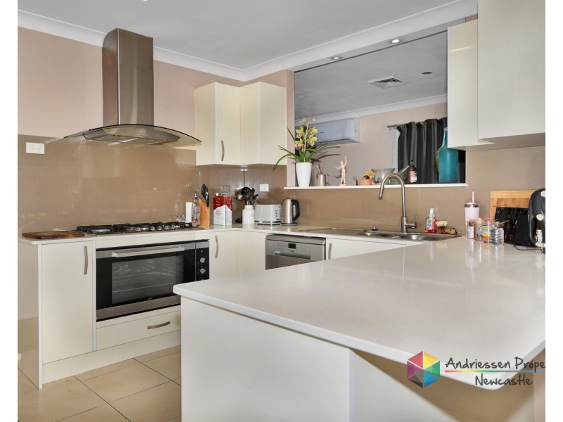 17 Valley View Crescent, Glendale NSW 2285