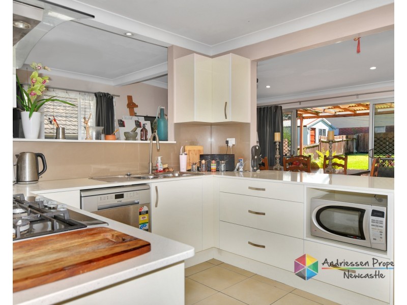 17 Valley View Crescent, Glendale NSW 2285