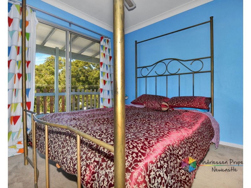 17 Valley View Crescent, Glendale NSW 2285