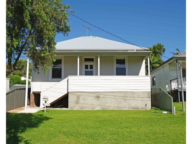 11 Queens Avenue, Cardiff NSW 2285