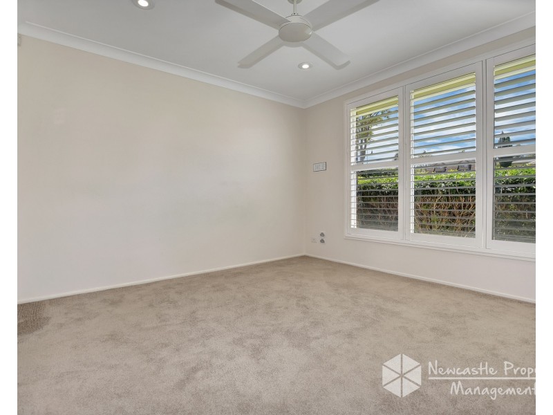9 Bampton Close, Lakelands NSW 2282