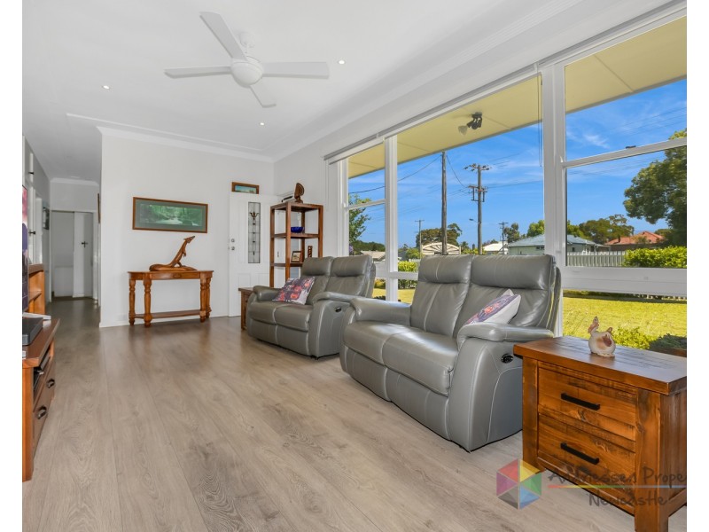 10 Nord Street, Speers Point NSW 2284