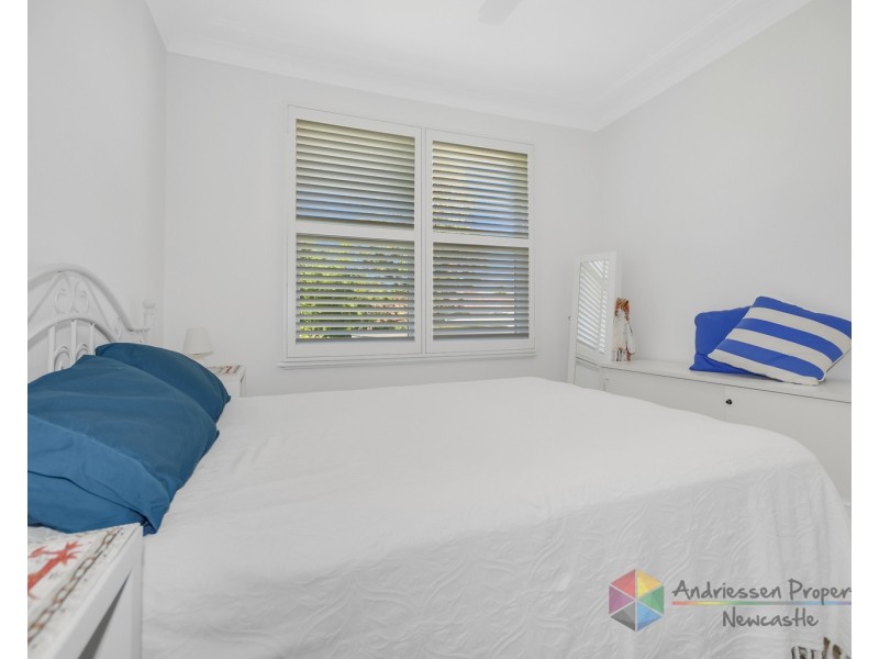 10 Nord Street, Speers Point NSW 2284