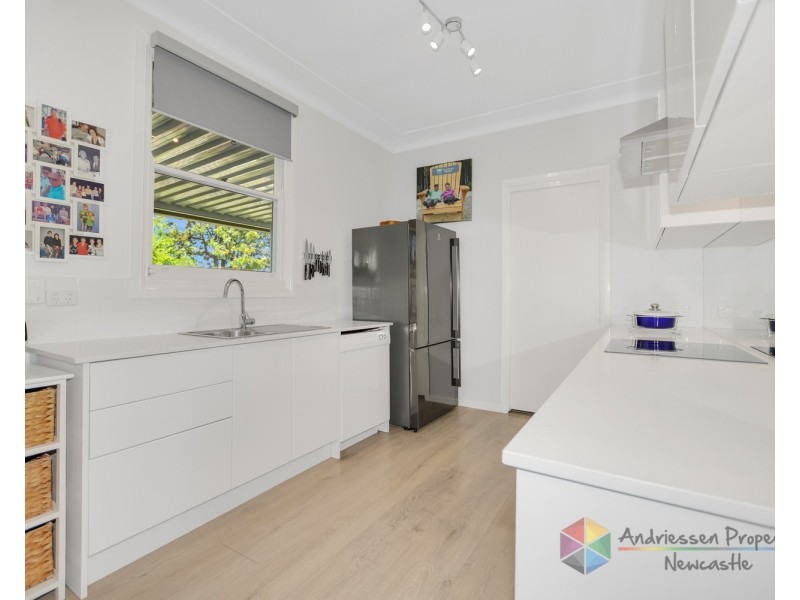 10 Nord Street, Speers Point NSW 2284