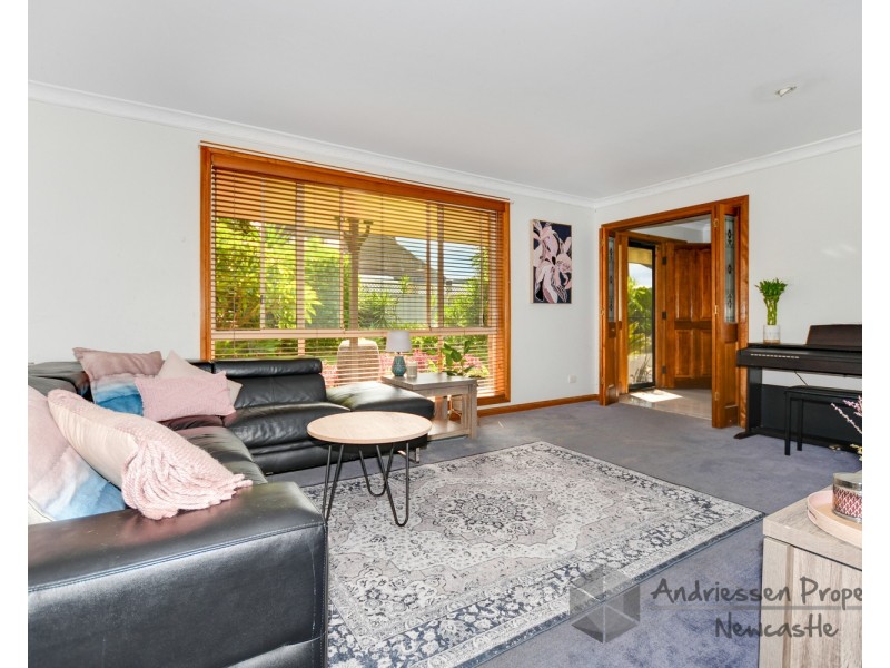 24 Buttermere Drive, Lakelands NSW 2282