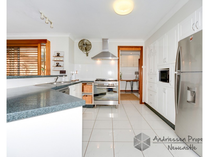24 Buttermere Drive, Lakelands NSW 2282