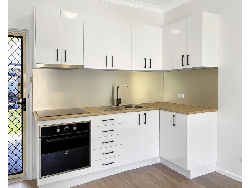 2/1 Lewers Street, Belmont NSW 2280