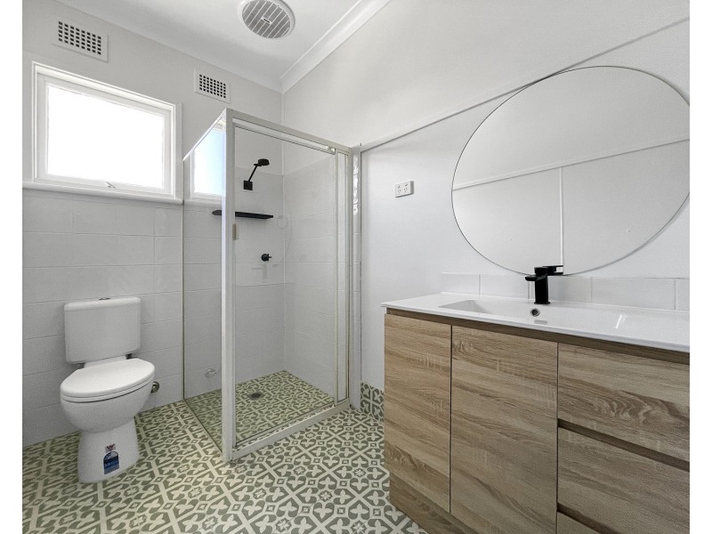 2/1 Lewers Street, Belmont NSW 2280