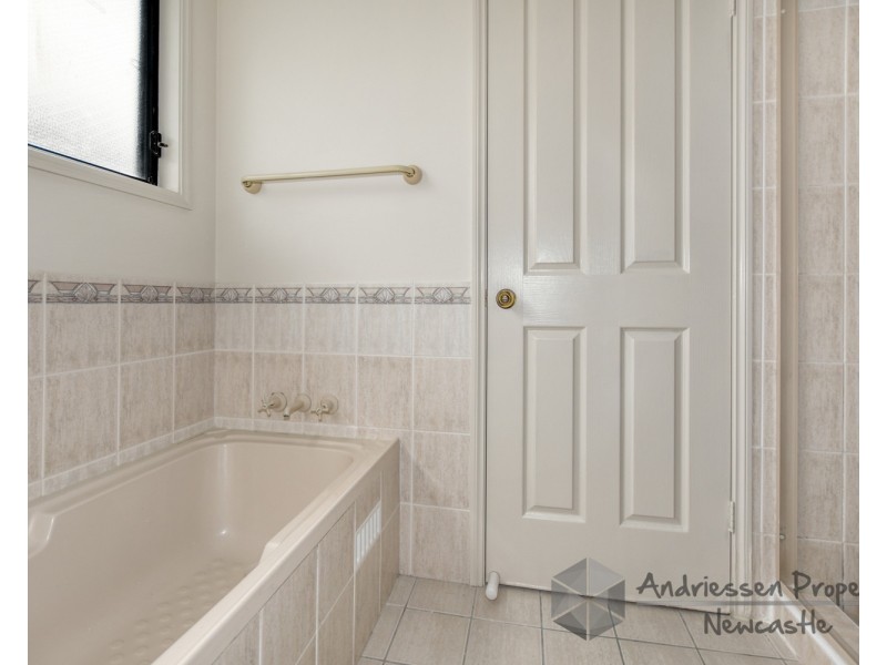 10 Kariwara Street, Maryland NSW 2287