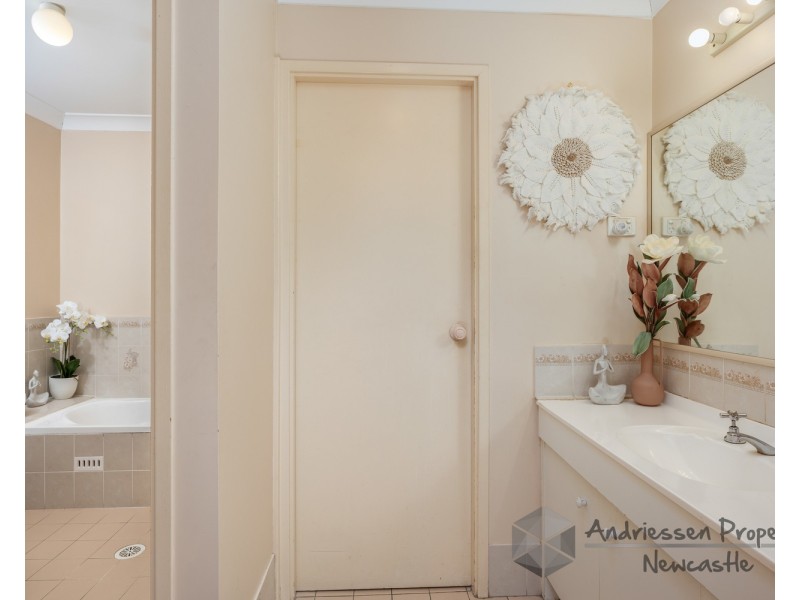 10 Aurora Court, Warners Bay NSW 2282