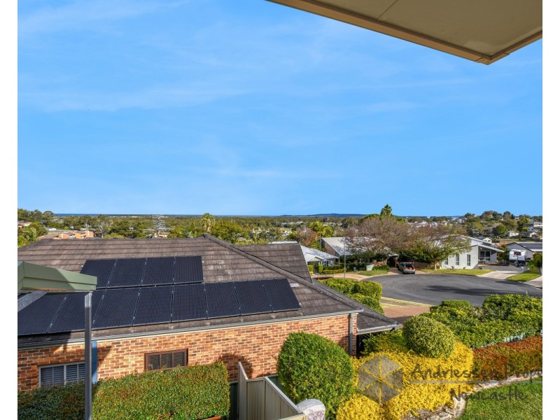 8 Marian Place, Belmont North NSW 2280