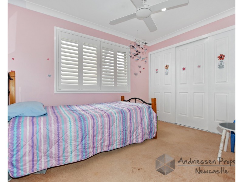 8 Marian Place, Belmont North NSW 2280