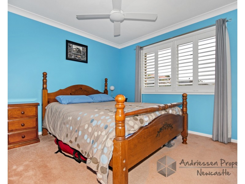 8 Marian Place, Belmont North NSW 2280