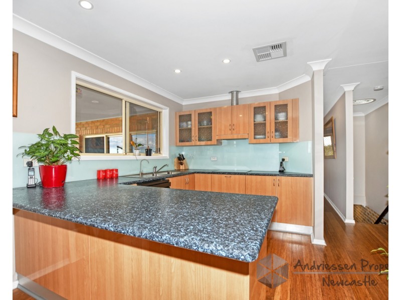 8 Marian Place, Belmont North NSW 2280