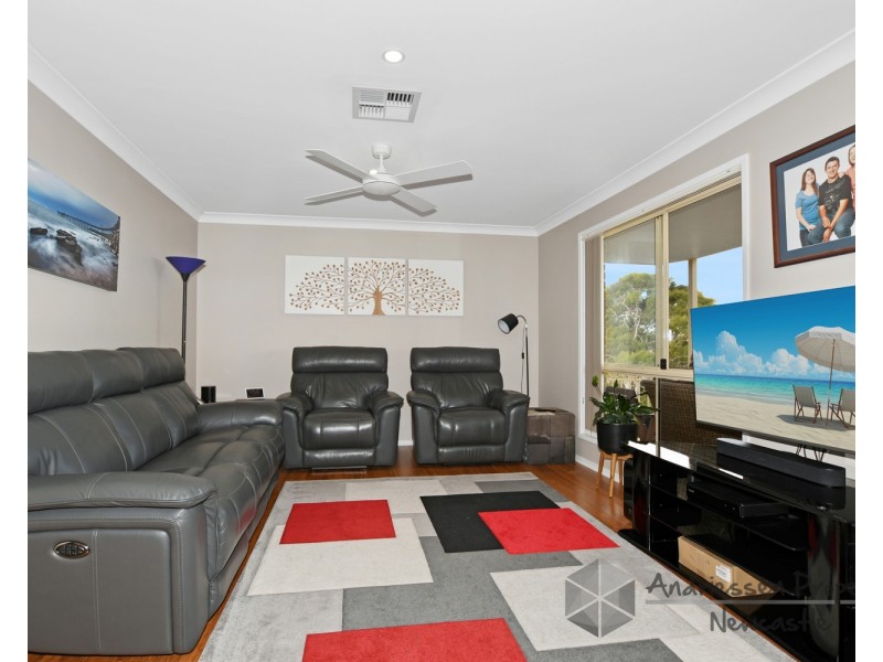 8 Marian Place, Belmont North NSW 2280