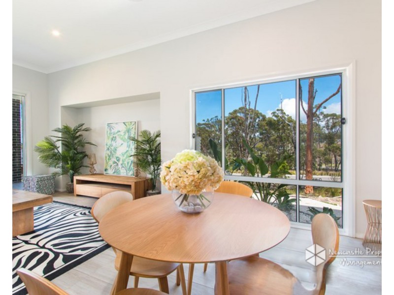 11 Bowline Street, Teralba NSW 2284