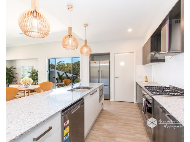 11 Bowline Street, Teralba NSW 2284