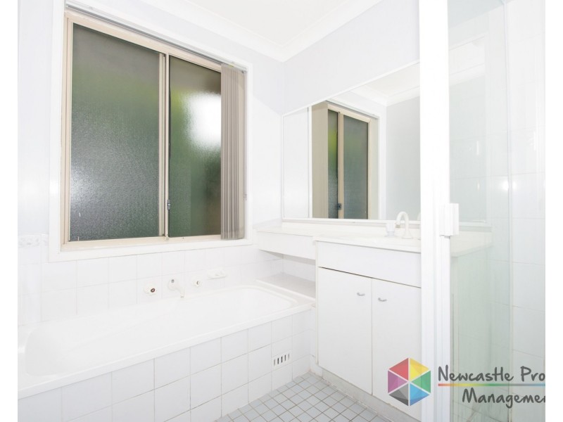 17 New York Avenue, Warners Bay NSW 2282