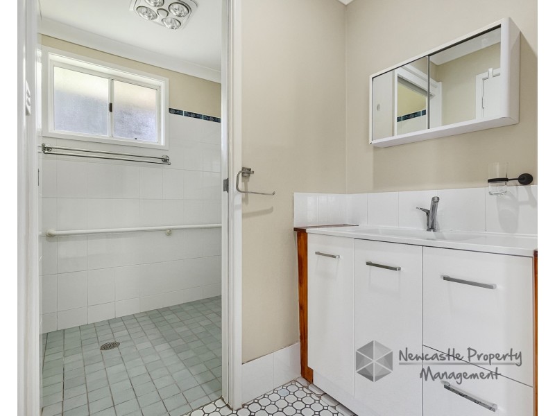 8 Jabiru Street, Carey Bay NSW 2283