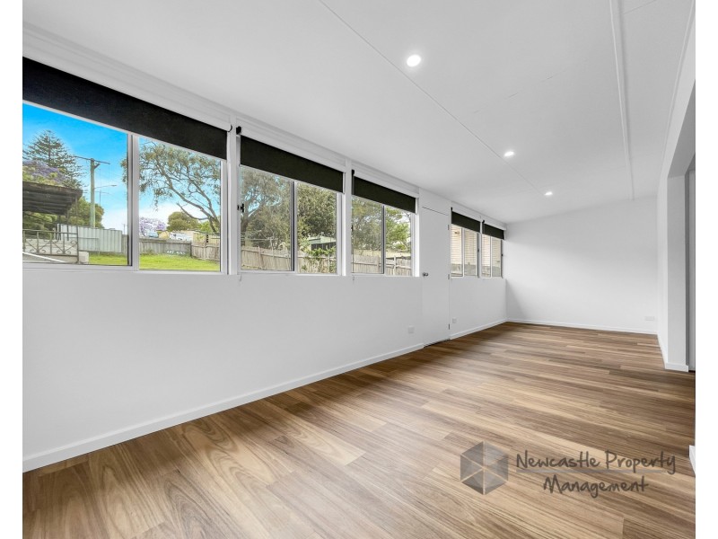 4  Roath Street, Cardiff NSW 2285