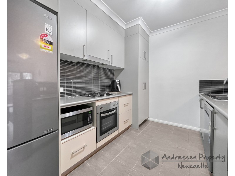 49 Kestrel Circuit, Shortland NSW 2307