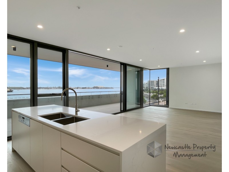 101/41 Honeysuckle Drive, Newcastle NSW 2300