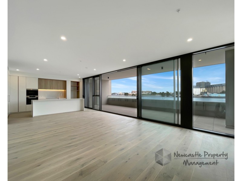 101/41 Honeysuckle Drive, Newcastle NSW 2300