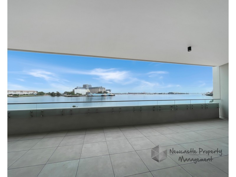 101/41 Honeysuckle Drive, Newcastle NSW 2300