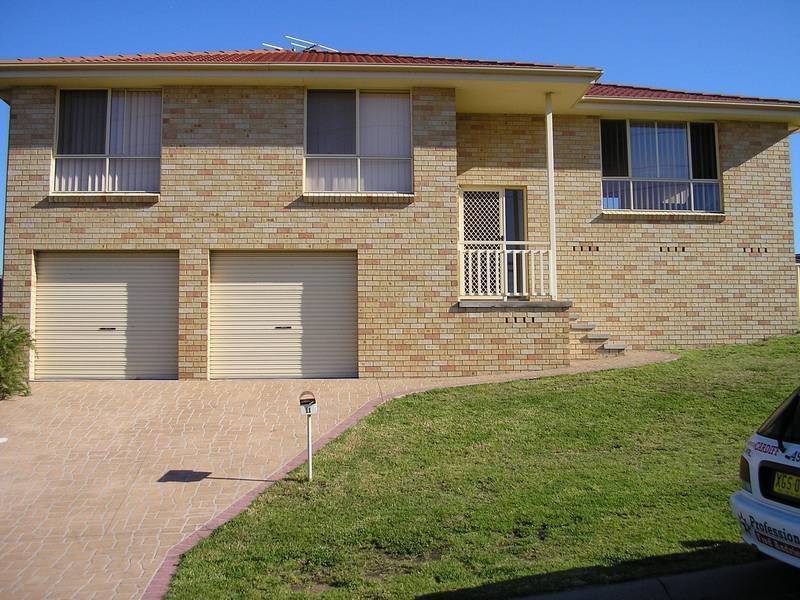 11 Condor Close, Cameron Park NSW 2285
