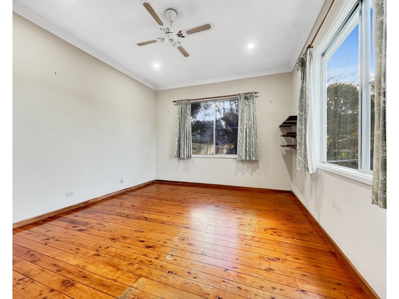 55 Seaman Avenue, Warners Bay NSW 2282