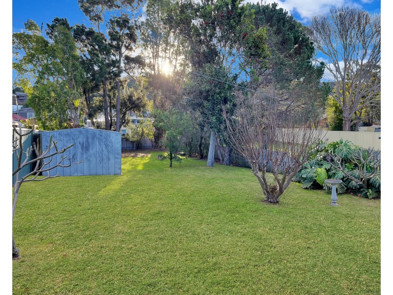 55 Seaman Avenue, Warners Bay NSW 2282