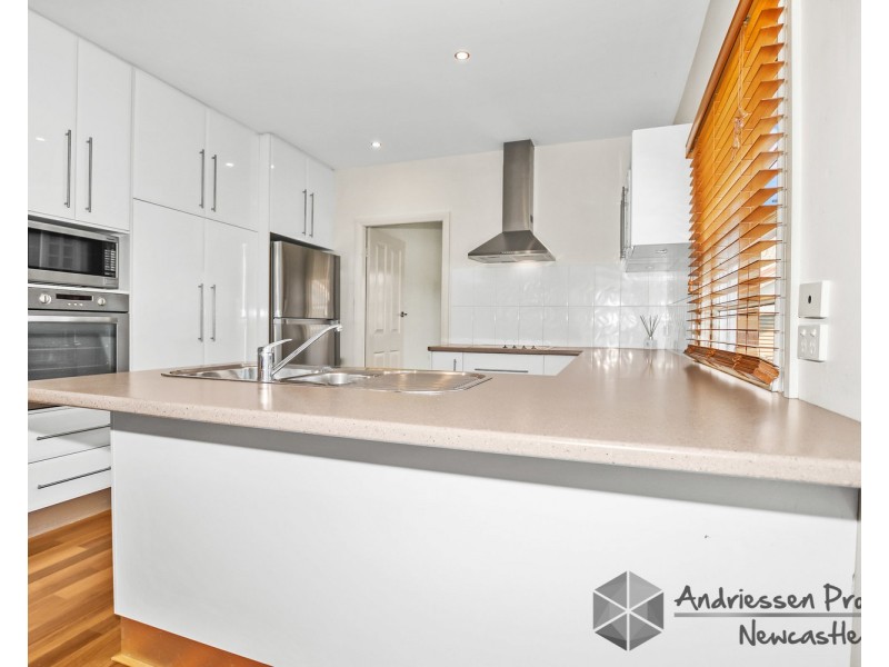 10 Poyner Avenue, Glendale NSW 2285