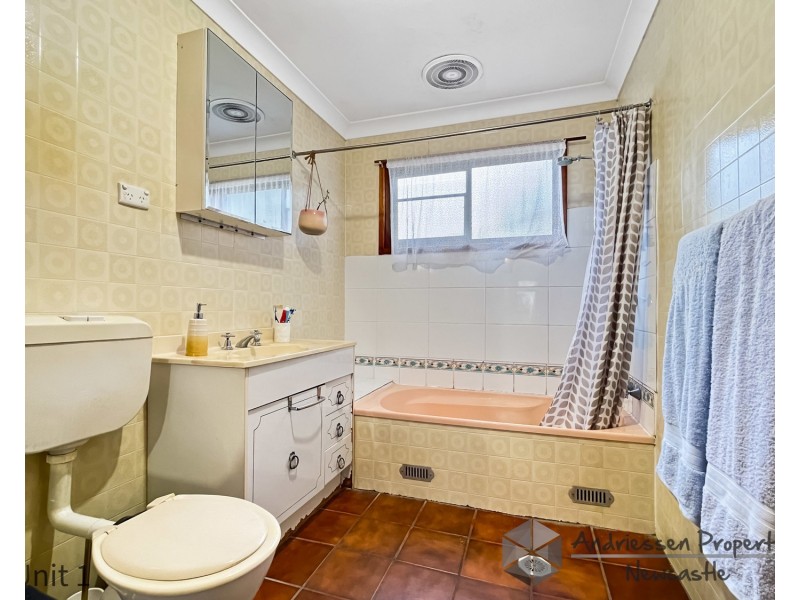 Flats 1-3/3B Peatties Road, Cardiff NSW 2285