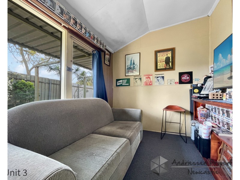 Flats 1-3/3B Peatties Road, Cardiff NSW 2285