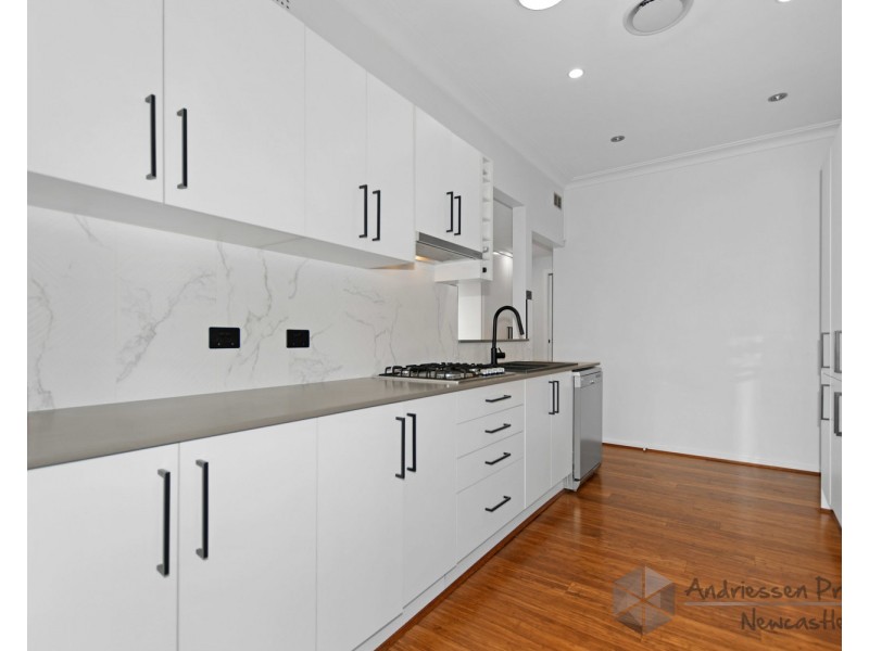 8 Michele Crescent, Glendale NSW 2285