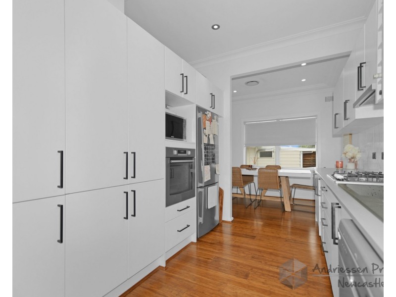 8 Michele Crescent, Glendale NSW 2285