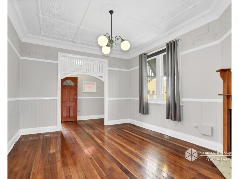 8 George Street, Mayfield East NSW 2304