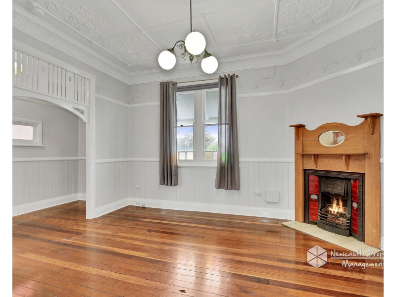 8 George Street, Mayfield East NSW 2304