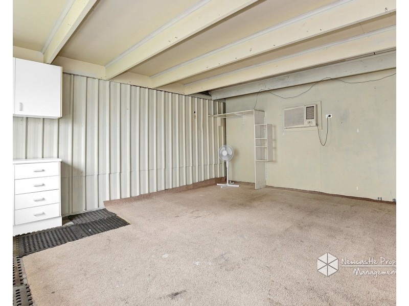 8 George Street, Mayfield East NSW 2304