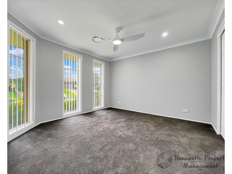 18 Strutt Crescent, Metford NSW 2323