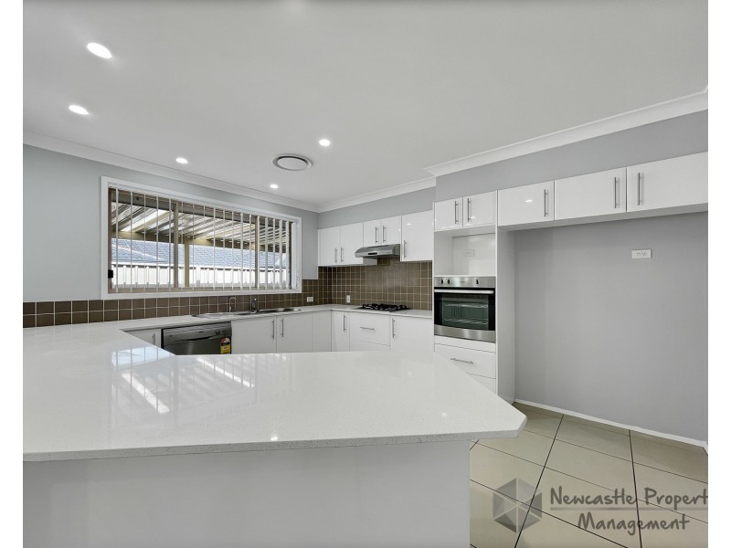 18 Strutt Crescent, Metford NSW 2323