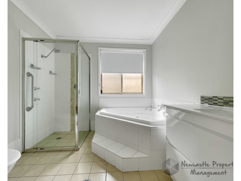 18 Strutt Crescent, Metford NSW 2323