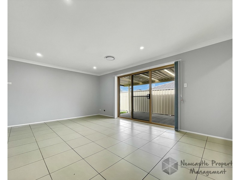 18 Strutt Crescent, Metford NSW 2323