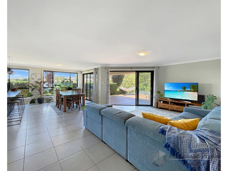 5 Falster Ridge, Cameron Park NSW 2285