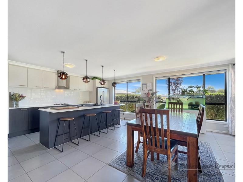 5 Falster Ridge, Cameron Park NSW 2285