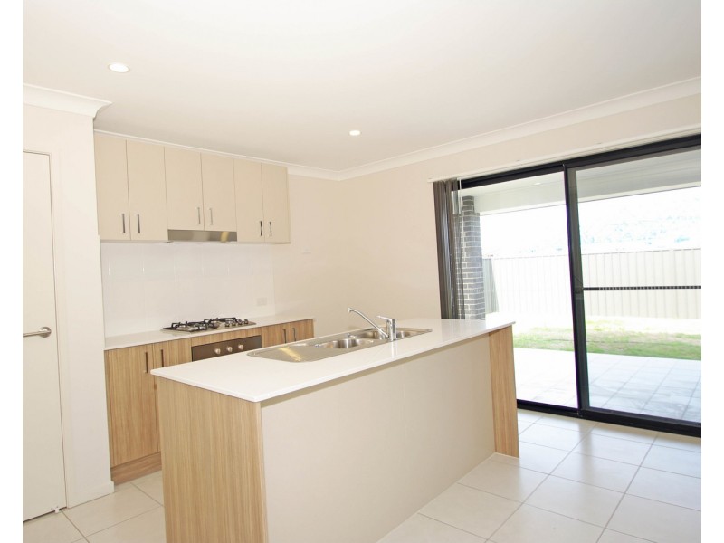 64 Seaside Boulevard, Fern Bay NSW 2295