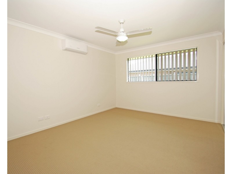 64 Seaside Boulevard, Fern Bay NSW 2295