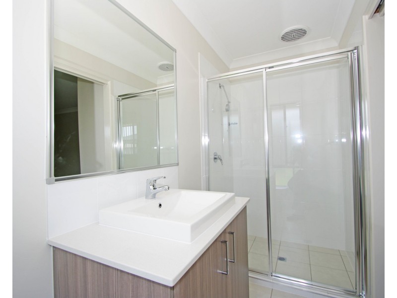 64 Seaside Boulevard, Fern Bay NSW 2295